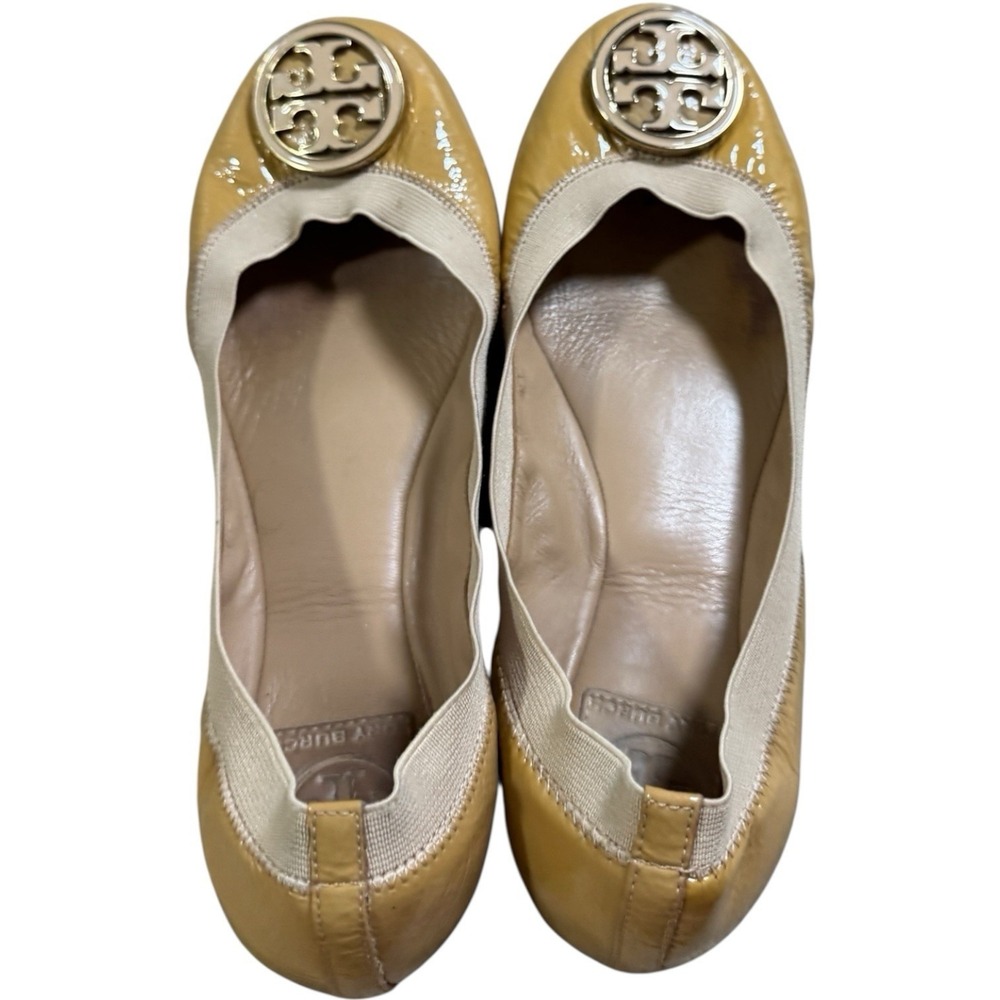 Tory Burch‎ luxury Caroline Beige Camel Patent Leather Gold Logo Ballet Flat 8.5